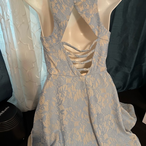 Chic Lace Mini Dress in Blue and Cream - Picture 2 of 2